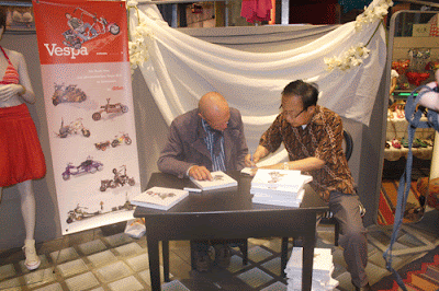 Luar Biasa di Zurich Buku Tentang Vespa Indonesia Diluncurkan