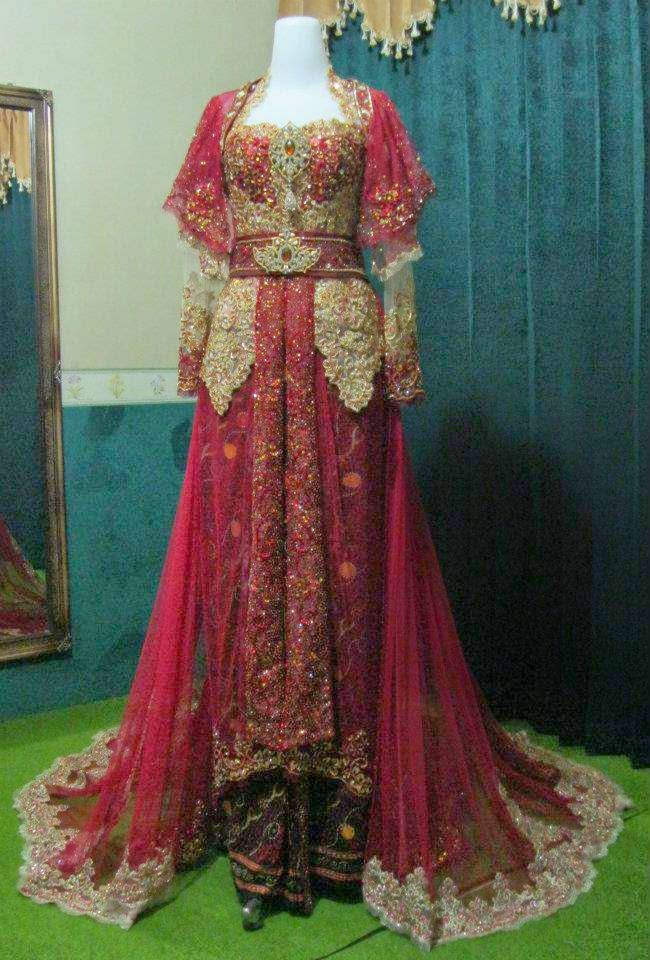 Kebaya Muslim Pengantin Mewah Dengan Paduan Warna Maroon Gold