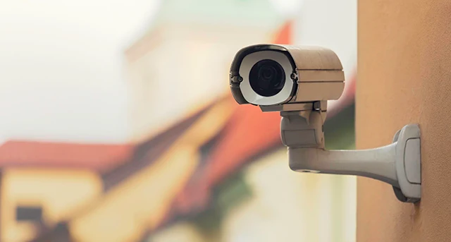 لحماية منزلك - إليك ما يلزمك معرفته قبل شراء كاميرات المراقبة