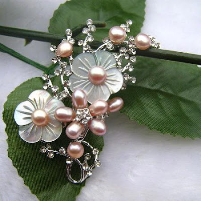 Glorious & Fashion Brooch Pics