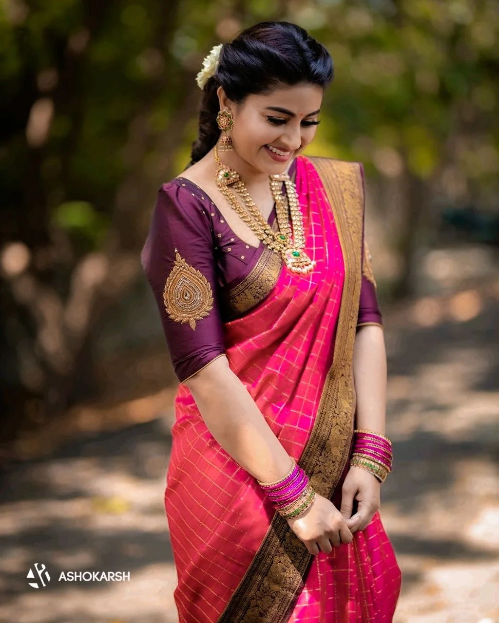 Actress Sneha Beautiful Sneha Prasanna photoshoot in saree