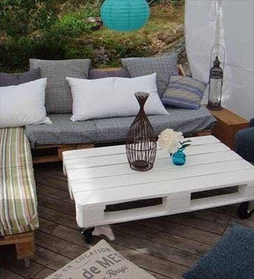 how to build outdoor furniture with pallets
