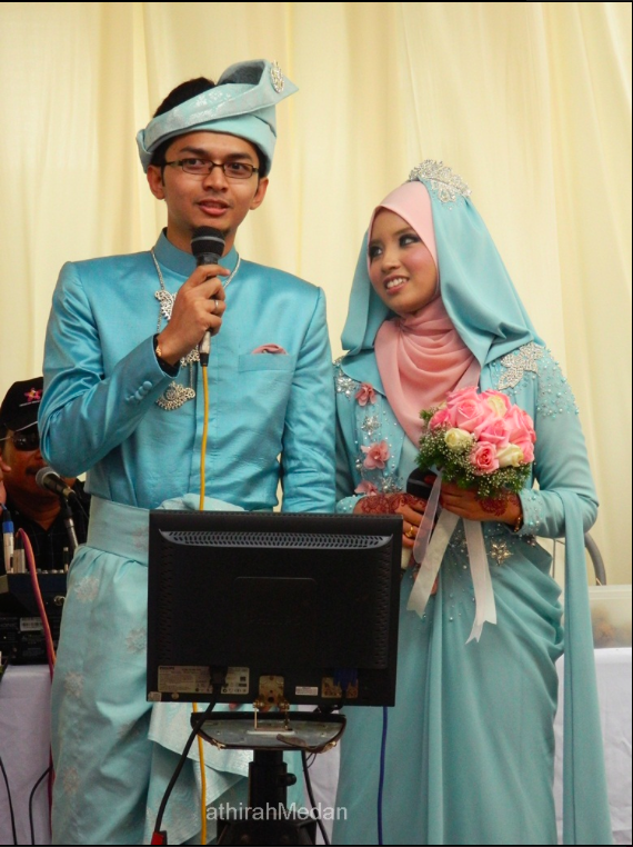 25 Contoh Model Baju  Pengantin Muslim Warna Biru  