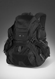 Tas Laptop OakleyMetal bag IDR. 300.000