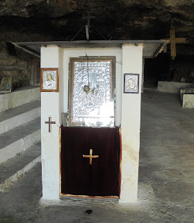 σπηλαιοναός του αγίου Γεωργίου στην Ακρινή της Κοζάνης