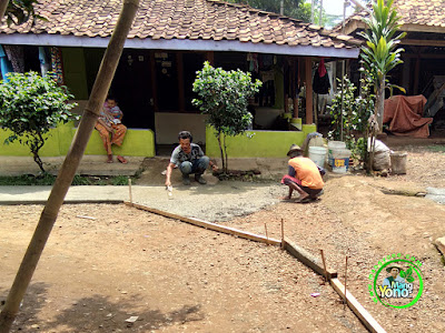 FOTO 2: Pengecoran Gg. Dusun Gardu 1 Desa Bendungan,   Pagaden Barat, Subang Berjalan Lancar   