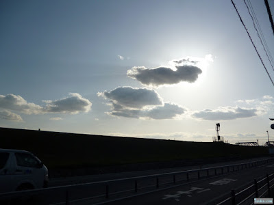 雲の向こうの太陽