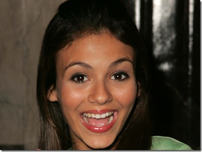 Victoria Justice wallpaper