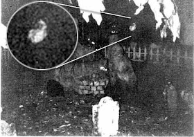 Real Ghost Photo: Halloween Ghoul