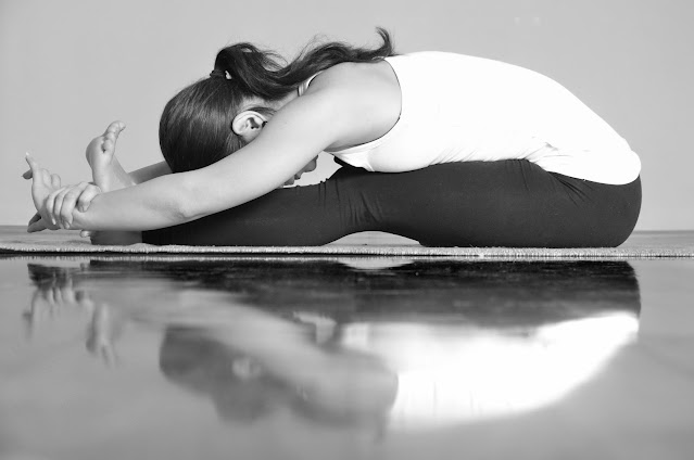 Paschimottanasana - 5 Yoga Movements to Elevate the Body