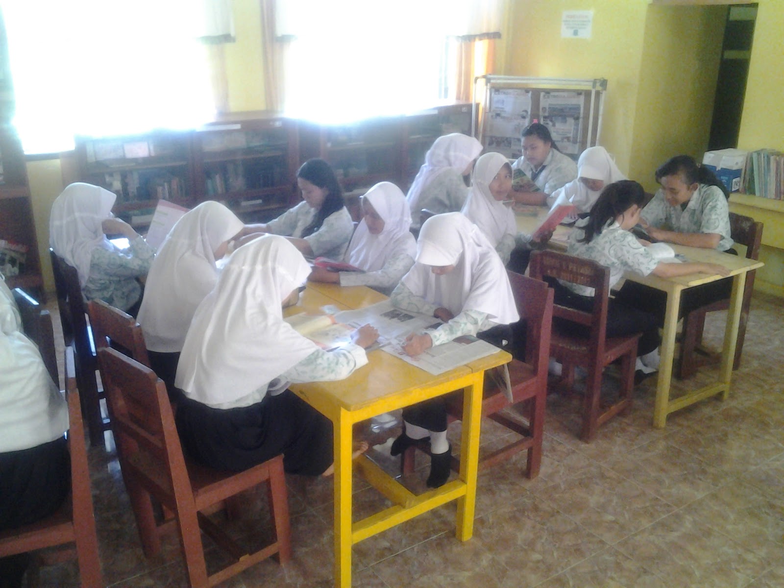 DAFTAR BUKU PERPUSTAKAAN SMK NEGERI 1 PETASIA