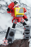 Transformers Kingdom Blaster & Eject 18