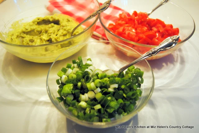 Chicken Taco Lettuce Wraps at Miz Helen's Country Cottage