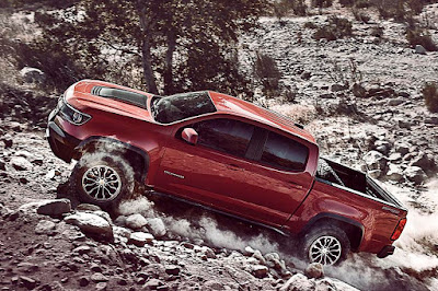 Chevrolet Colorado ZR2 Crew Cab (2017 North American Spec) Side