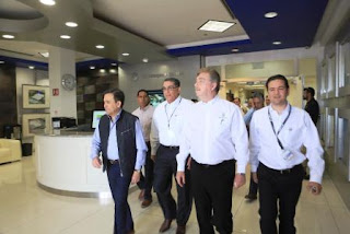VISITAN GOBERNADOR DE B.C. Y SECRETARIO DE ECONOMÍA EMPRESA AEROESPACIAL UTC EN MEXICALI