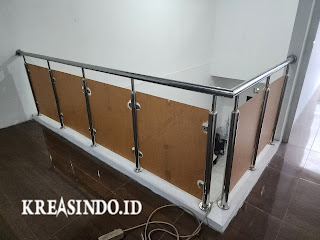 Railing Balkon Stainless Kombinasi Akrilik terpasang di Rumah Bpk Kustoro Puri Bojong Lestari Bojong Gede