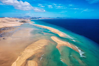 Strand an der Küste von Fuerteventura