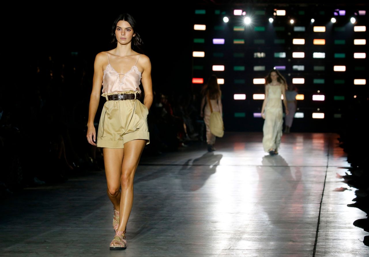 Kendall Jenner – Milan Fashion Week