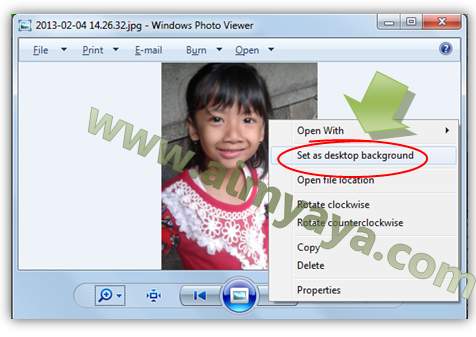 Wallpaper atau gambar desktop menjadi ciri dari pengguna laptop  Cara Mengganti Wallpaper Windows