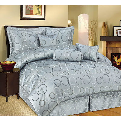 Grey Comforter Sets on This Looks Equally Comfy Buttercream And Grey Yum