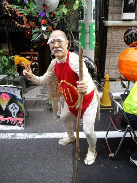 梅ヶ丘で子泣き爺発見！ハロウィンフェスティバルにて。