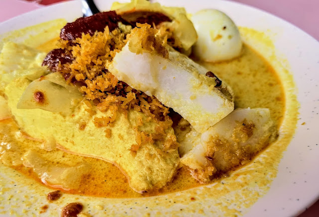 Haji_Ali_Cooked_Food_Lontong