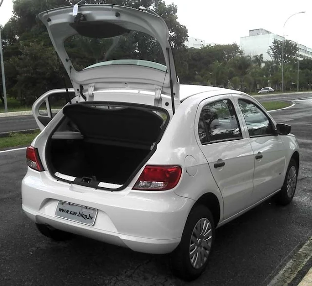 Volkswagen Gol G5 2011 1.0 Trend - porta malas