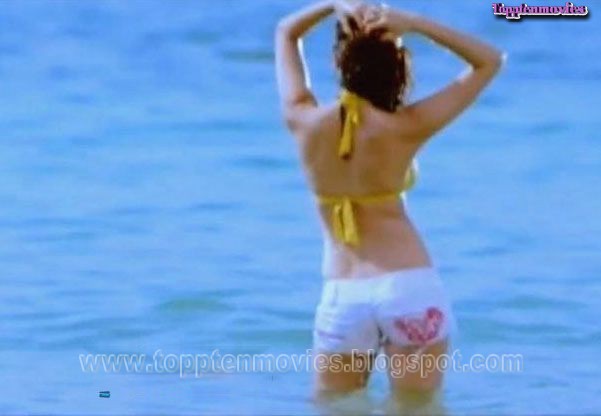 anushka sharma hot pics in badmaash company. Anushka Sharma Sexy Bikini
