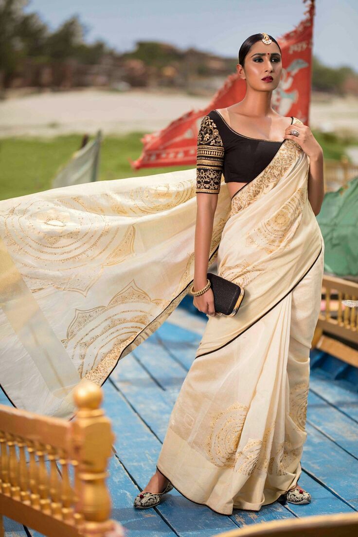 Kerala Traditional bride | Kerala saree blouse designs, Set saree,  Fashionable saree blouse designs