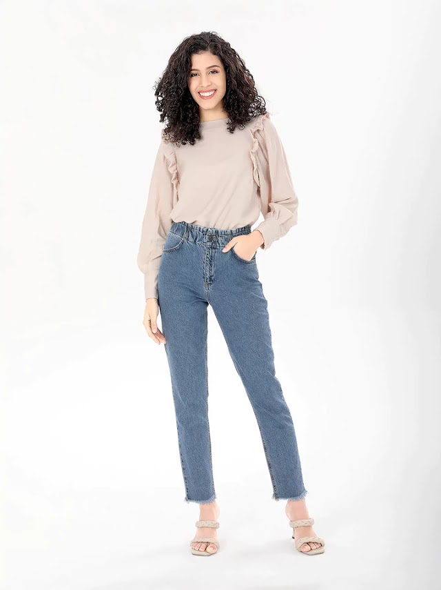 WHAT ARE THE PERFECT JEANS FOR A CURVY WOMEN