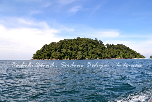 Download this Berhala Island picture