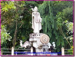 โซเฟียคนเก่งเที่่ยววัดป่าสว่างบุญ ที่แก่งคอย โซเฟียคนเก่งเที่่ยววัดป่าสว่างบุญ ที่แก่งคอย