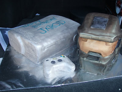  after confirming that he played xbox I decided to make him an Xbox cake 