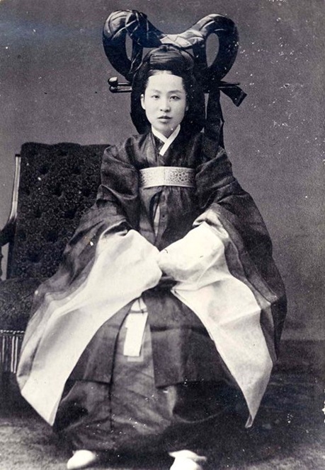 จักรพรรดินีมยองซอง (Empress Myeongseong: 명성황후)