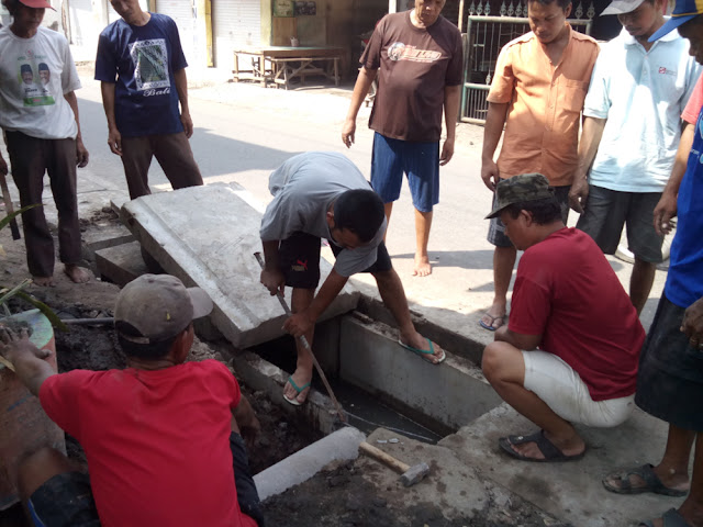 Foto Gotong Royong Pembangunan Saluran Air  FOTO GOTONG ROYONG PEMBANGUNAN SALURAN AIR