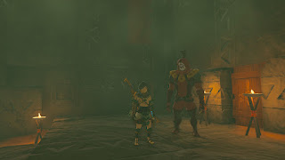Link standing next to a Yiga Blademaster