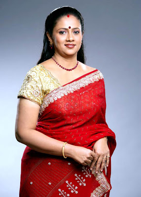 Lakshmi Ramakrishnan South Old Mallu Aunty Latest PicsPhotos hot photos