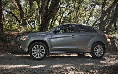 2011 Mitsubishi Outlander Sport SE Side View