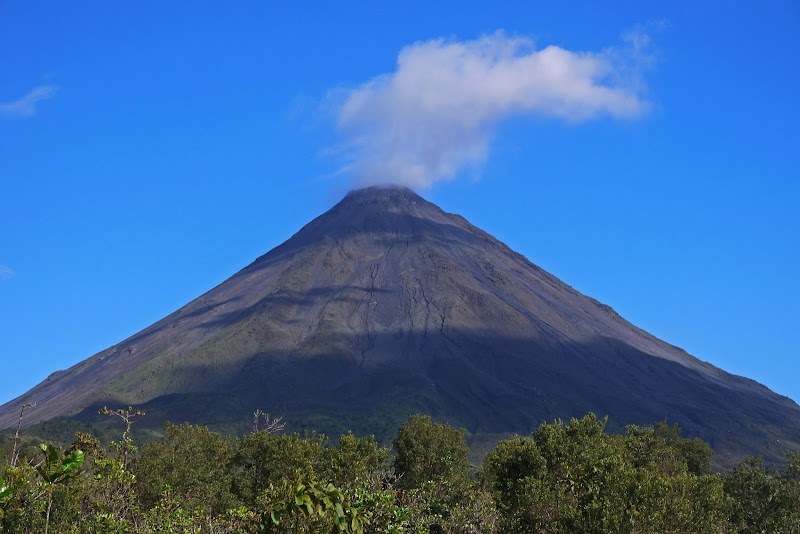 Trend Masa Kini Arenal Volcano, Gunung Bromo