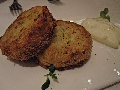 Lawry's crab cakes