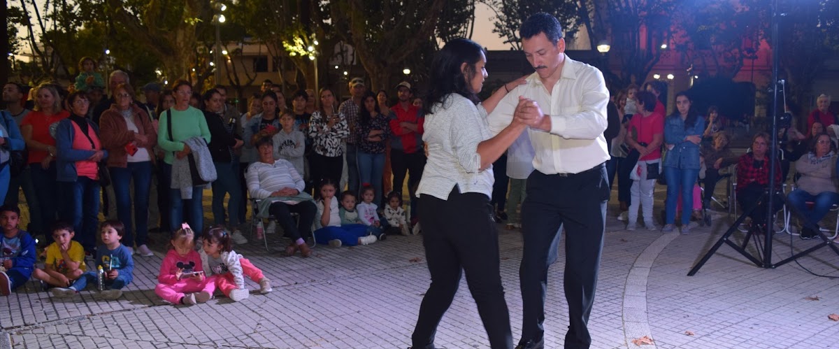 "Mes de Todas las Danzas" en la ciudad de Durazno