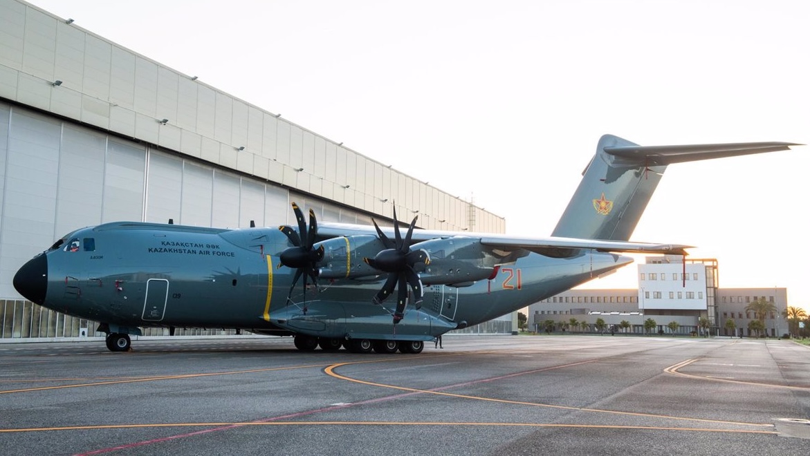 Airbus alista el primer avión de transporte estratégico A400M para Kazajistán