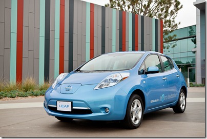 2011_nissan_LEAF_03