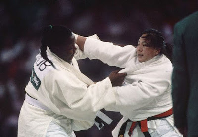 Atlanta 1996 - Sun Fuming y la cubana Estela Rodríguez se enfrentan en la final de +72 kg en judo