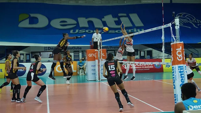 Dentil/Praia Clube x São Paulo/Barueri em partida pela Superliga feminina