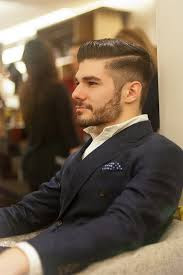 Classic Undercut dalam setelan formal