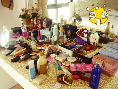Makeup Tables on Hi Everyone  Look How My Makeup Table Looked Like Ever Since I Started