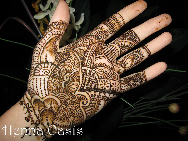 So simple Arabic Hinna design with Star and floral mehndi designIndian 