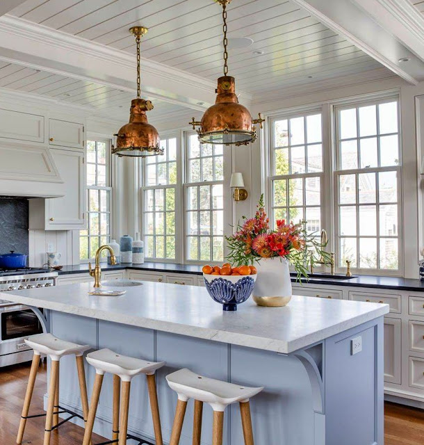 gold pendant lighting for kitchen island