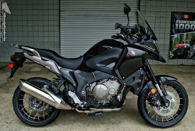 Honda VFR1200X HD picture